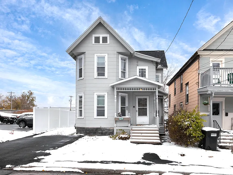 127 Ashworth Pl — Photo 1
