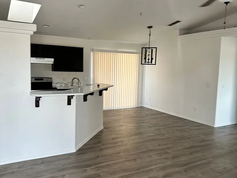 1514 Pebble Dr — Photo 5