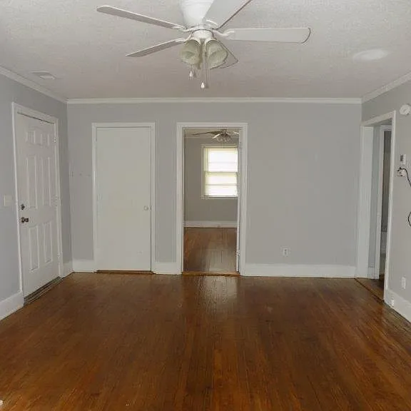 921 Texas St — Photo 9