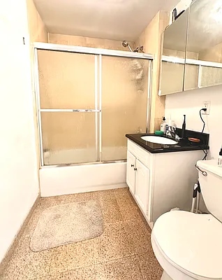 Rented by Metropolitan Property Group | media 8