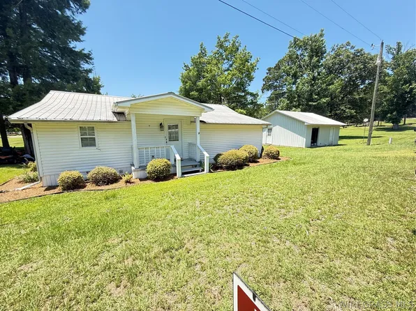 15373 Birdhouse Rd, Andalusia, AL 36421