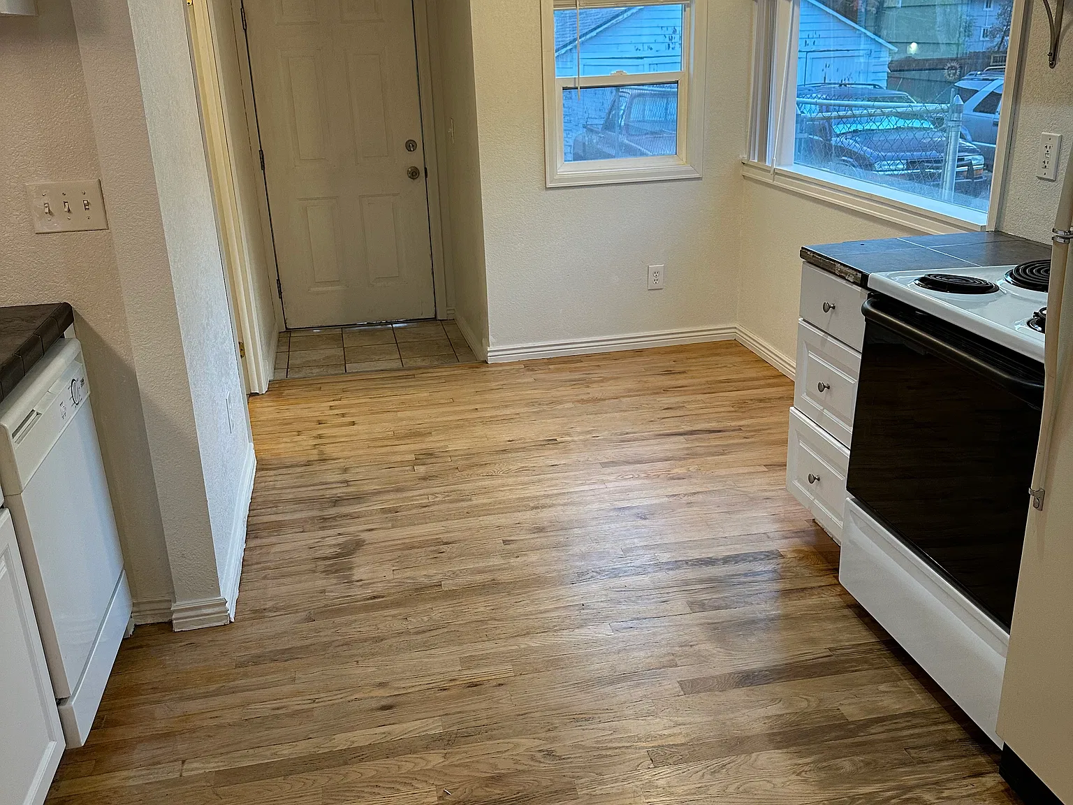 1 bed, 727 sqft, $1,695 — Photo 2
