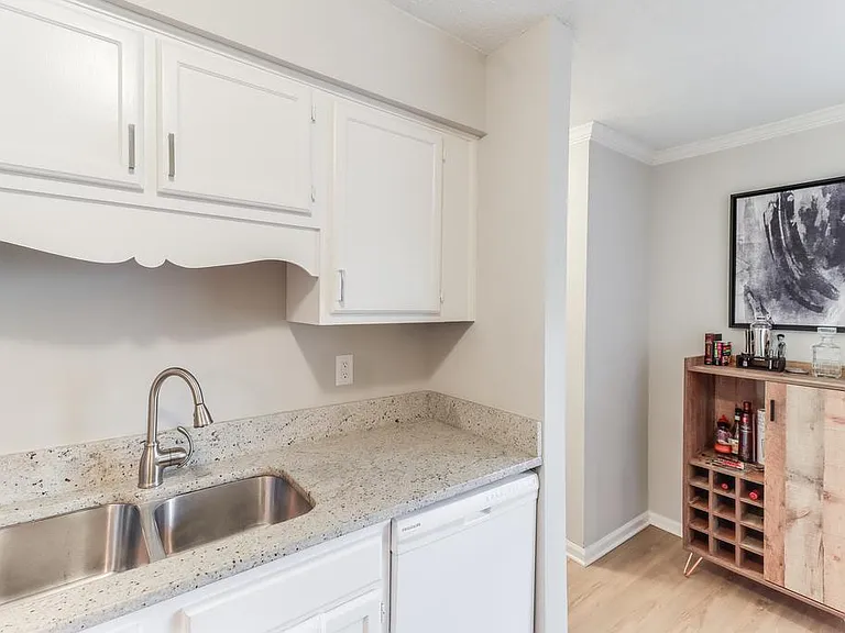 1050 Planters Pl — Photo 8