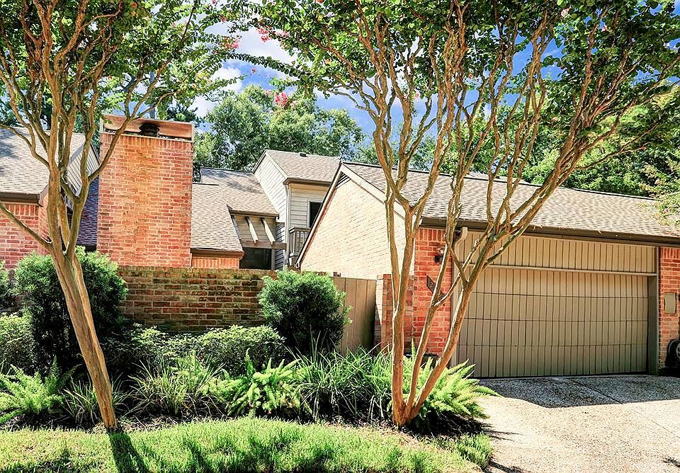 1st image of 288 Sugarberry Cir
