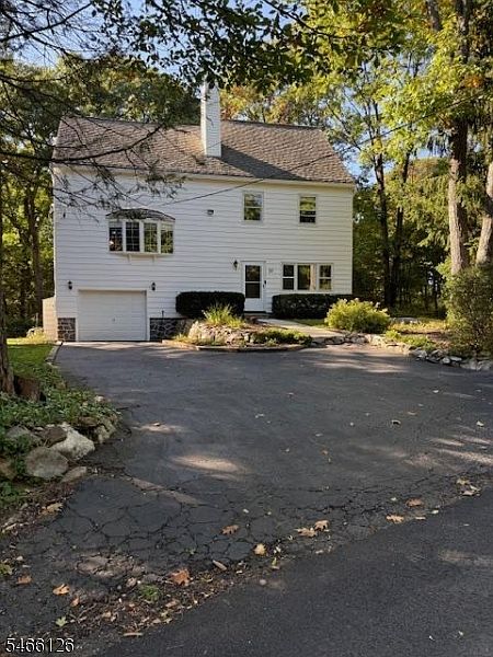 1st image of 27 Hewitt aka Garwood Rd
