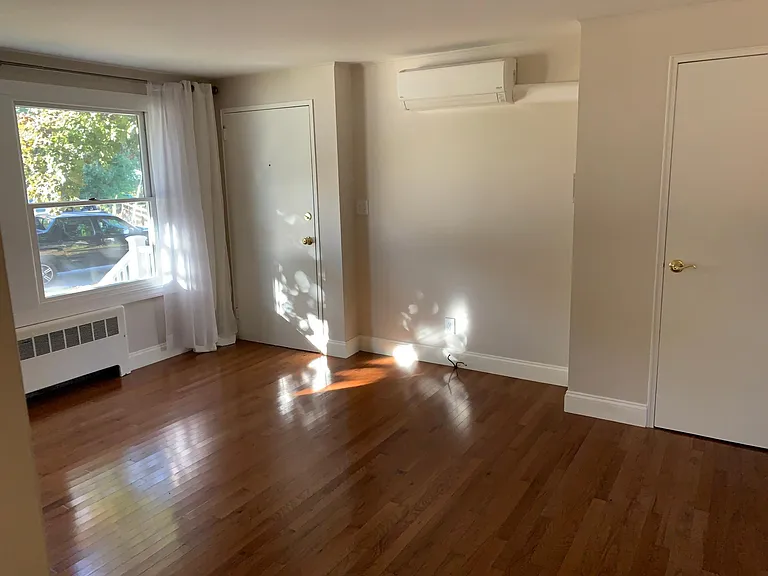 16 Saran Ave #1 — Photo 3