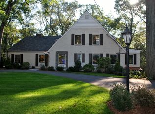 135 Arlington Rd, CHESTNUT HILL, MA 02467