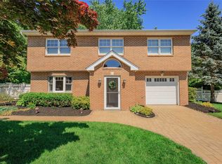 33 Lucille Dr, South Setauket, NY 11720