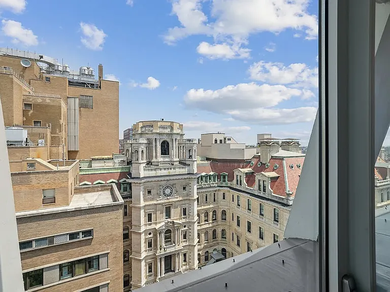 400 W 113th St #1506 — Photo 5