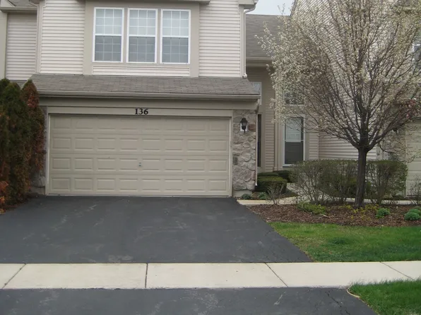 136 W Chatham Ln, Round Lake, IL 60073