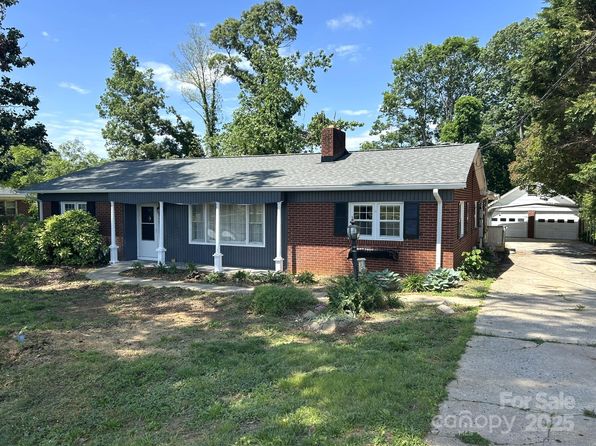 1526 Chase High Rd, Forest City, NC 28043
