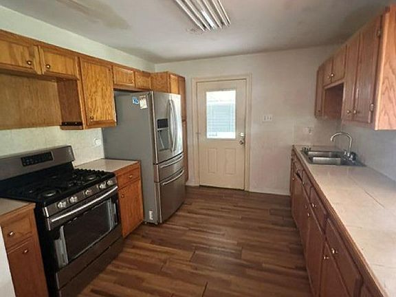 5th image of 5338 Clark St