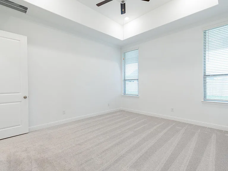 1403 Woodson Ridge Ln — Photo 16