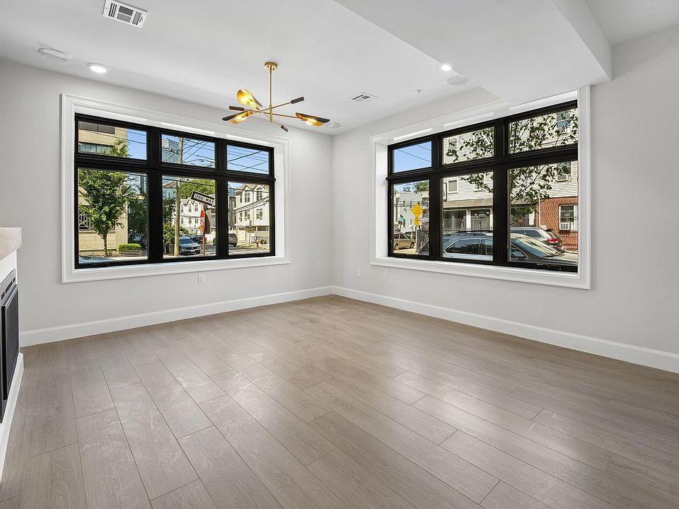 1st image of 158 Oakland Ave #1A