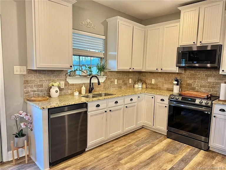 1525 Clark Ct — Photo 11
