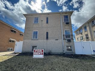 6331 W Devon Ave #2R, Chicago, IL 60646