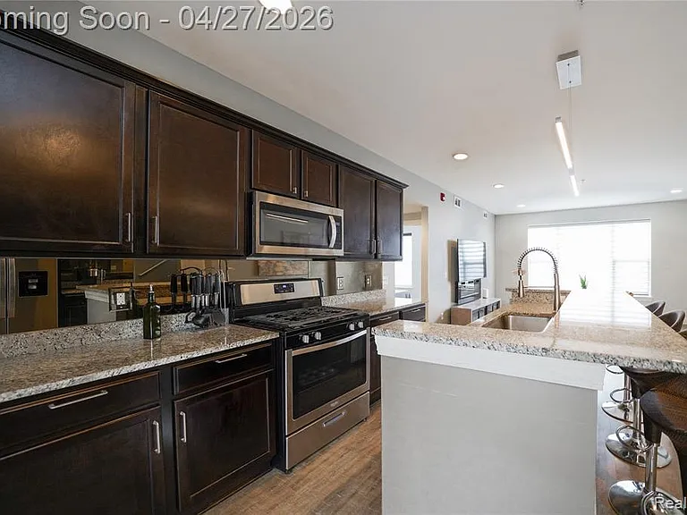 1230 Diamond Ct #E — Photo 16