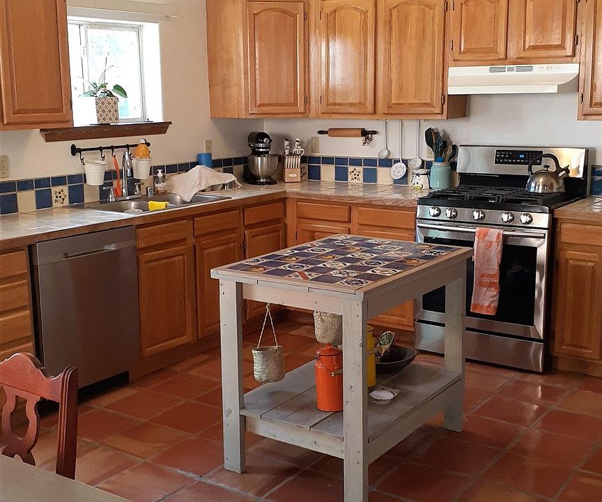 2nd image of 2905 Pueblo Pintado