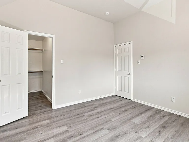 8009 Riverwalk Trl — Photo 24