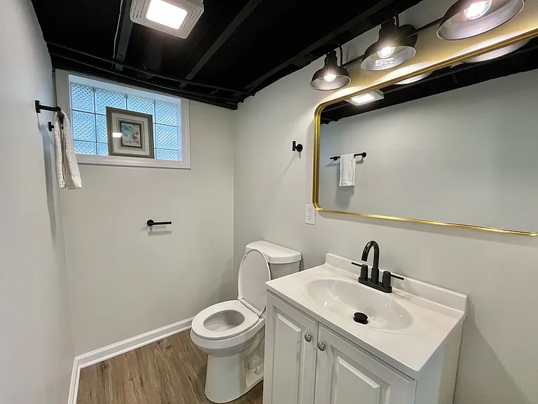 480 W 23rd Ave — Photo 15