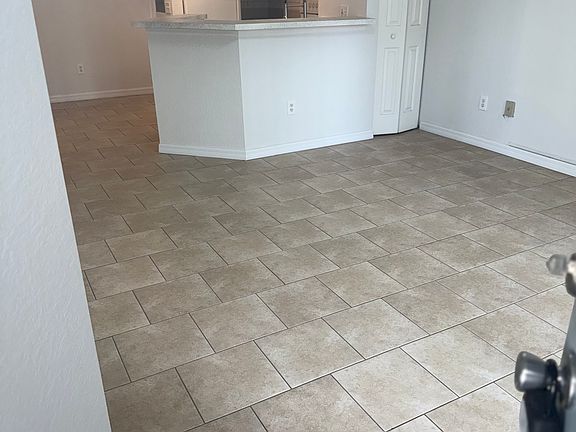 3rd image of 850 S Tamiami Trl APT 202