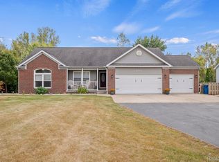 1261 Baldwin Rd, Fenton, MI 48430