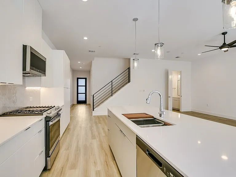 590 Old Mill Rd #108 — Photo 3