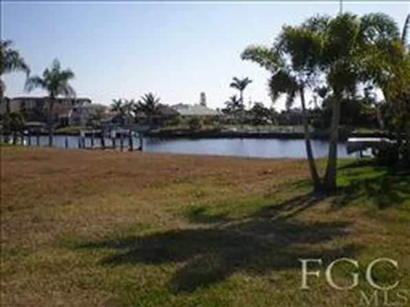 1915 SE 45th St, Cape Coral, FL 33904