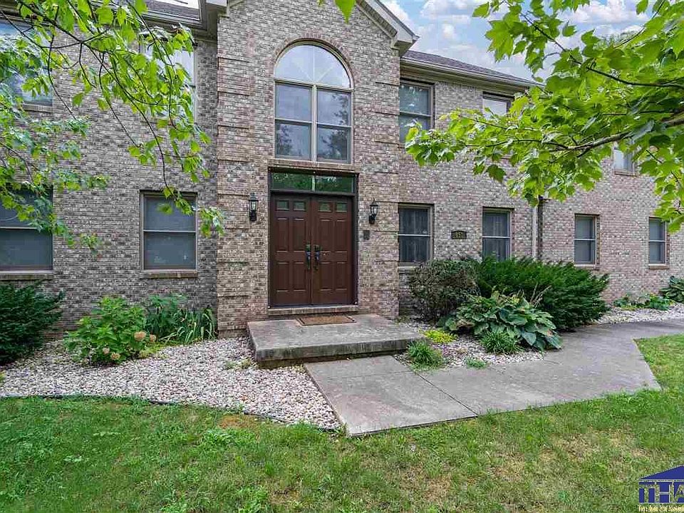 1st image of 651 Woodlawn Ct