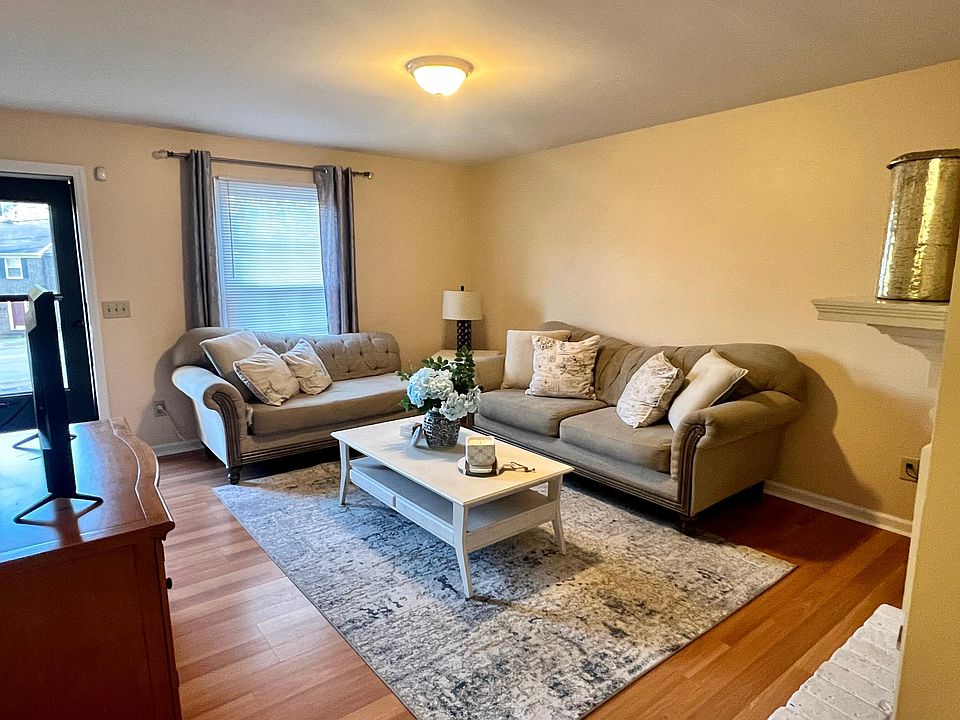 1st image of 314 Woodlark Ct #314