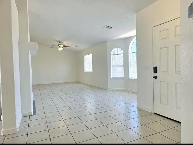 5126 Homestead Rd — Photo 2