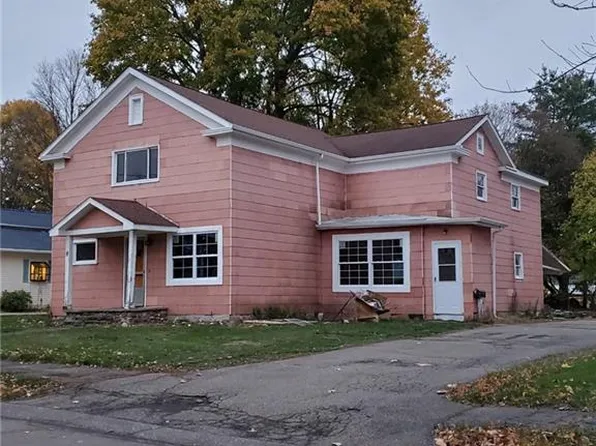 8 Campbell St, Bath, NY 14810