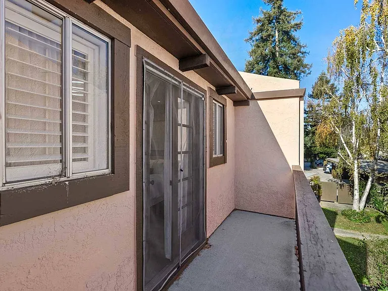 415 Oak Ave — Photo 37