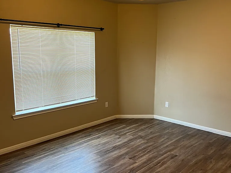 270 Gatling St — Photo 2
