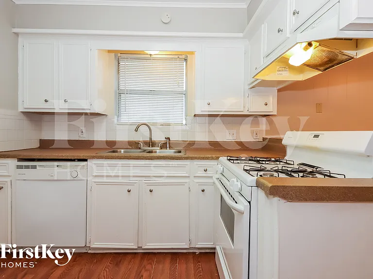 2518 S San Antonio St — Photo 6