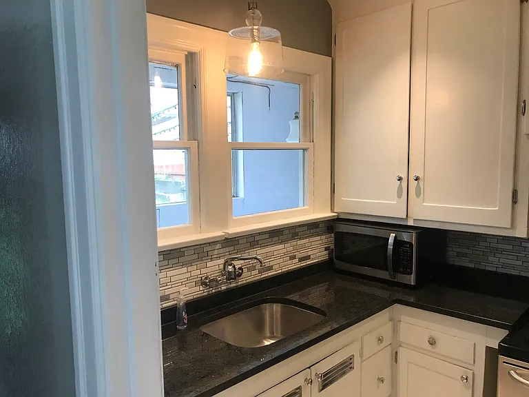 2052 E 16th St — Photo 10