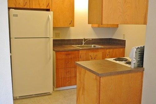 4th image of 420 Catherine St APT 9