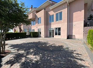 71 Harbor Rd #71, Staten Island, NY 10303