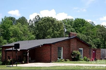 1st image of 168 Kings Dr