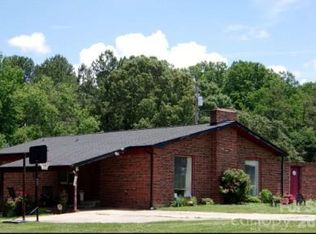 168 Kings Dr, Forest City, NC 28043