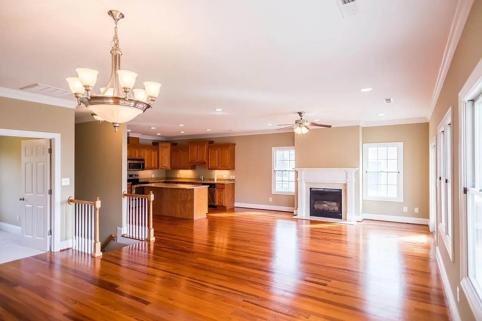 3 bed, 2.5 bath, 1950 sqft, $2,400 — Photo 3