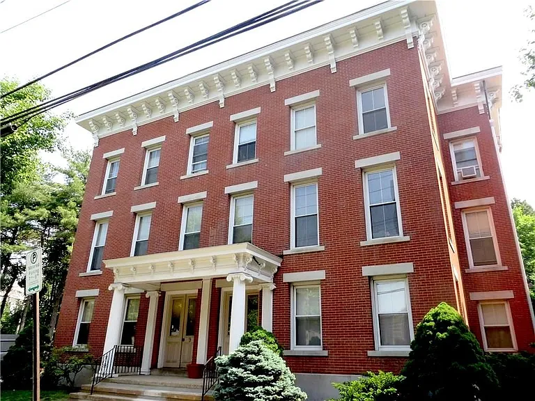 7 Trumbull St #4 — Photo 3