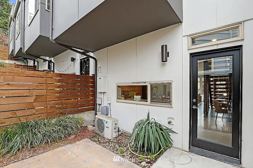 3 bed, 1510 sqft, $3,400 — Photo 2