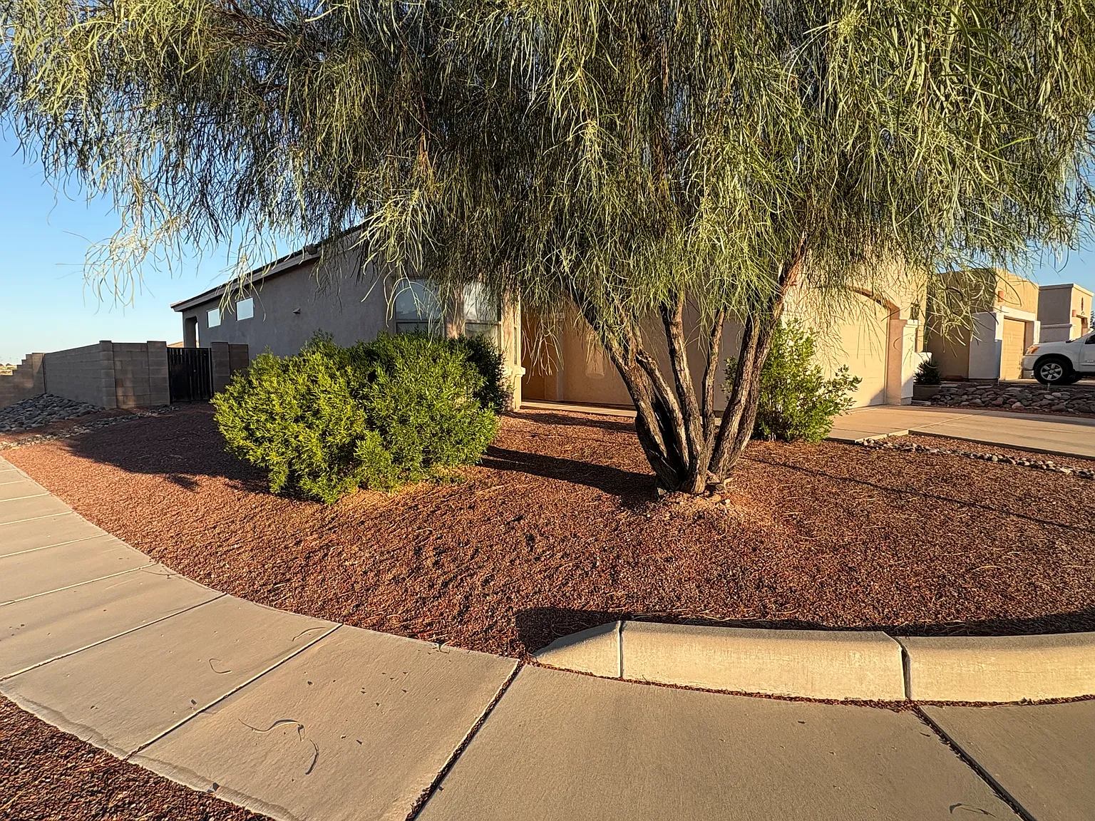 3 bed, 1713 sqft, $1,900 — Photo 1