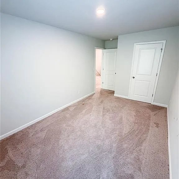 310 Oakwood Dr — Photo 6