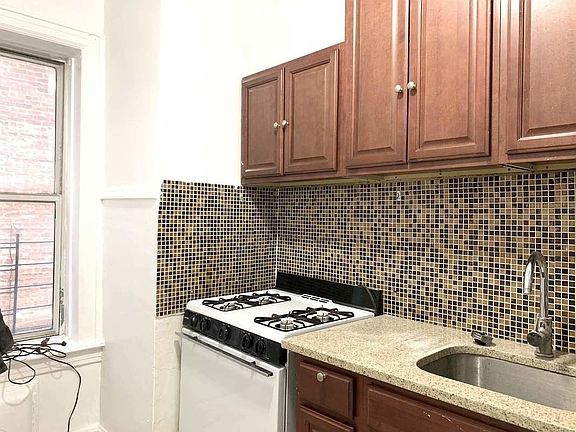 3rd image of 721 E 221st St APT 2B