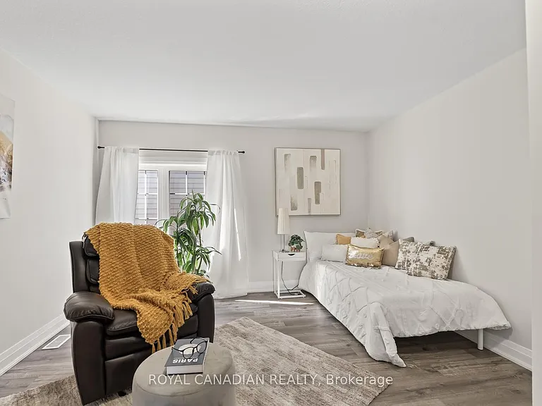 301 Buttonbush St #UPPER — Photo 37
