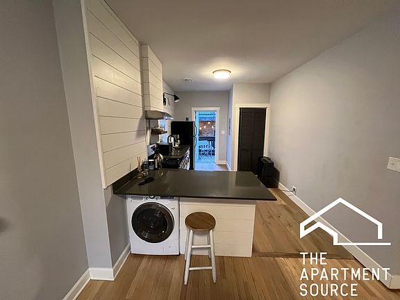 5th image of 851 N Fairfield Ave #2R