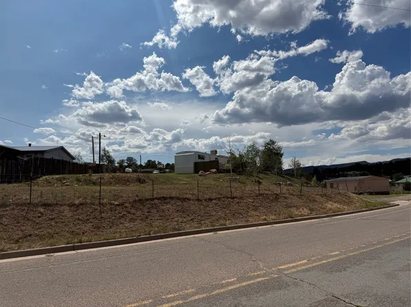 17 W Albina Ln, Pecos, NM 87552