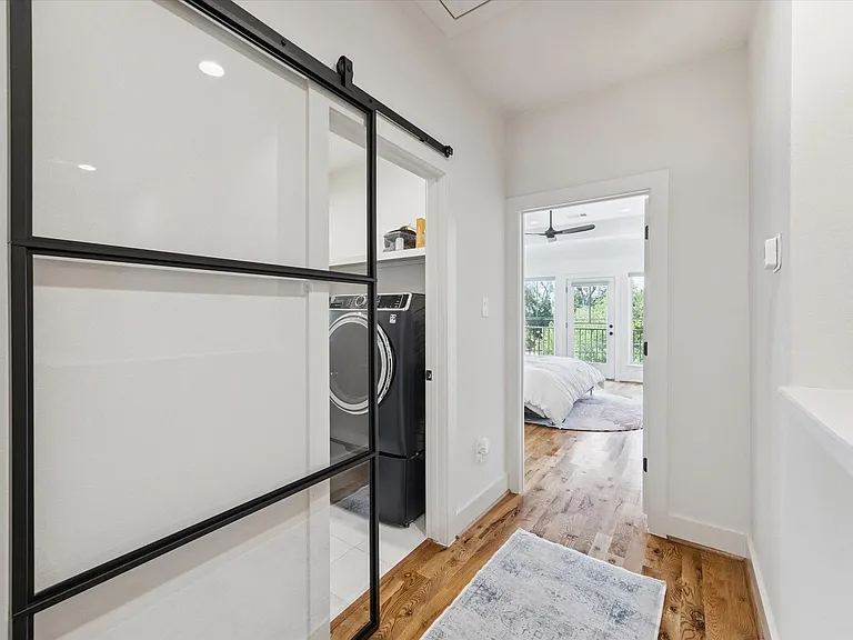 3404 Castor St — Photo 12